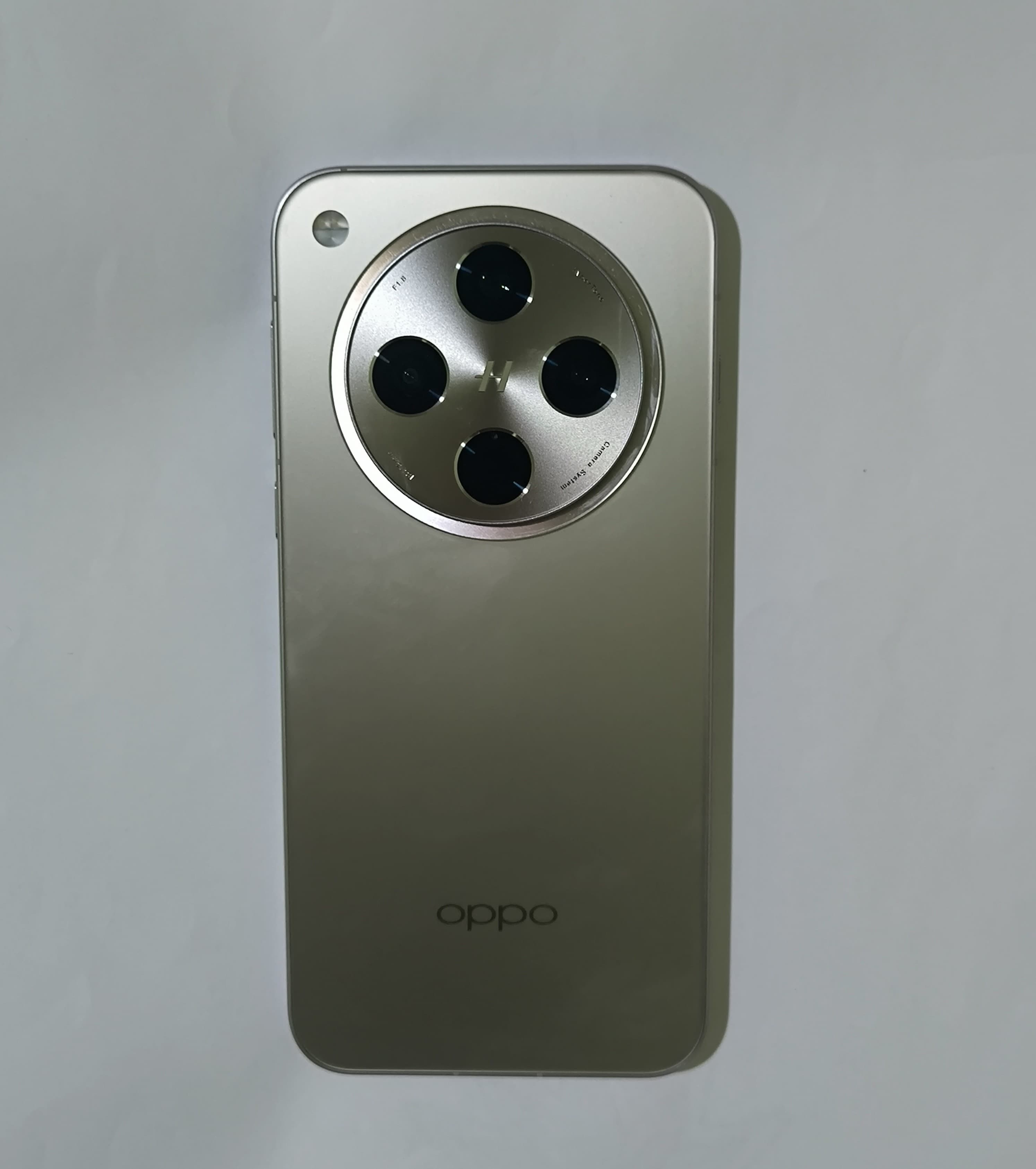 OPPO Find X9 Ultra — Photo shows the previous-generation Find X8 — no freely-licensed photo of the Find X9 Ultra exists yet.
